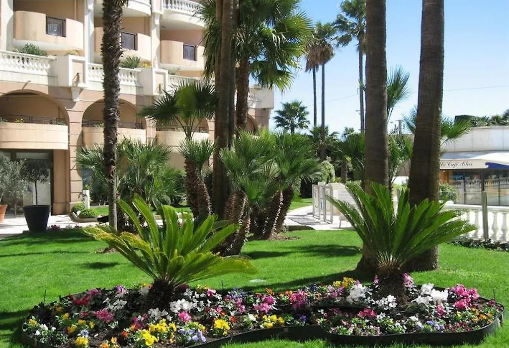 Cannes Front Beach Pools Apartment-1