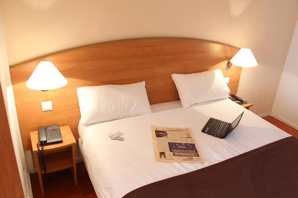 Central Hotel-1
