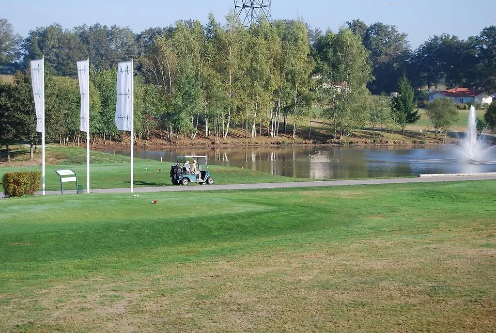 Hotel Golf De Saint Junien-1