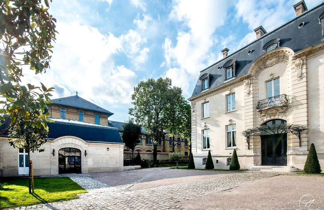 Les Suites Du Champagne De Venoge-1