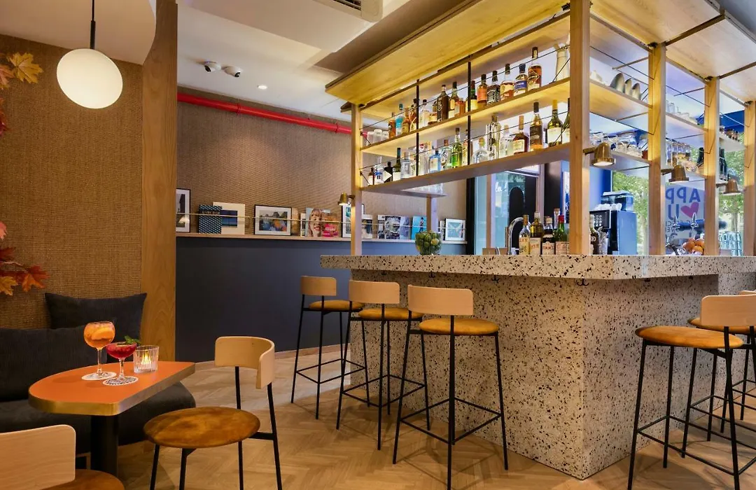 Oh La La ! Hotel Bar Paris Bastille-1