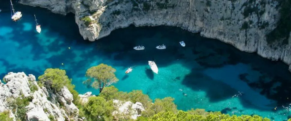 petite maison dans le parc national des calanques-1