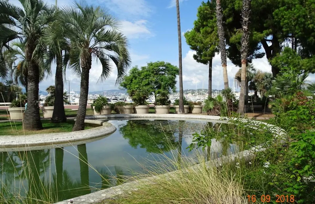 Palm Beach Cannes Azur-1