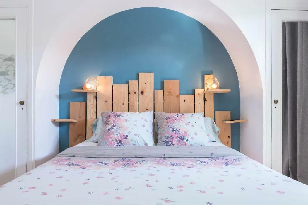 6 Bedrooms Seaview House, Old Town-1