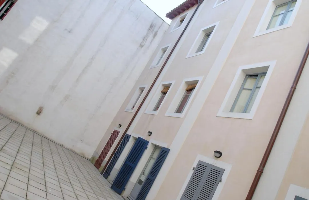 Temporesidence Chateauneuf-1