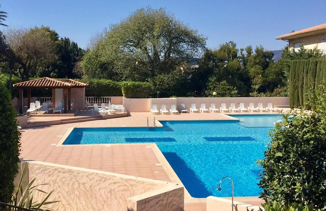 Appartement Spacieux Avec Jardin Coeur De St Tropez-1