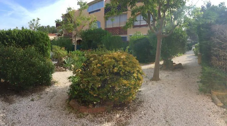 Studio rénové balcon ensoleillé et calme-1