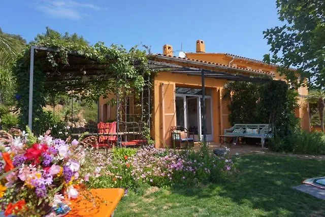 House With Garden And Sea View-1