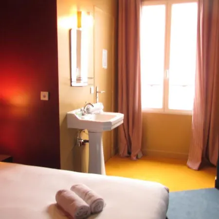 Untalented Hotel - Villette-3