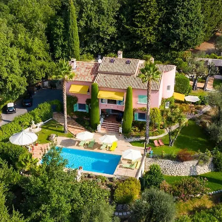 Mas Du Roc Bed & Breakfast-3