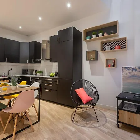 Latelier 2Br W Ac At 4 Min From The Beaches Of Old Nice Welkeys-2