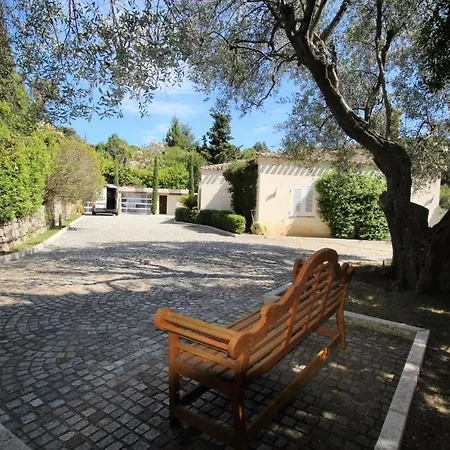 Luxury Villa In Cannes Hills-2