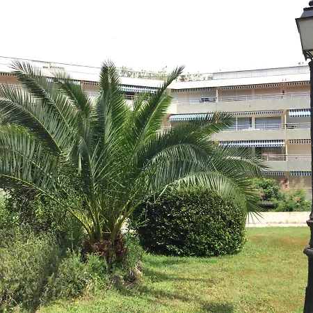 BRIGITTE Studio centre Saint Tropez parking piscine wifi vue mer-2