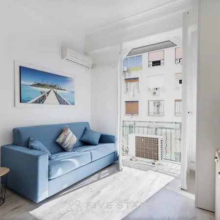 Studio Imperator Five Stars Holiday House-2