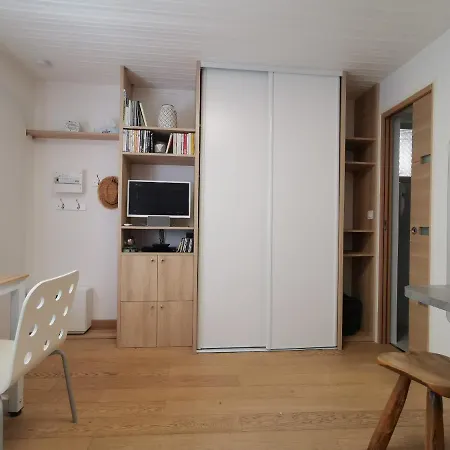 Nice - Charming Little House With Terrace-2