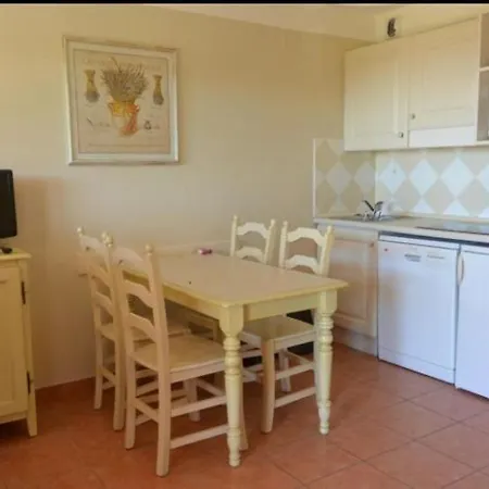 Appartement Vue Mer Golf De St Tropez Avec Piscine 4 Personnes-3