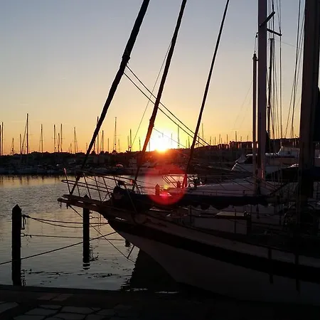La Voile D' Or Seul Hotel Sur Le Port-2