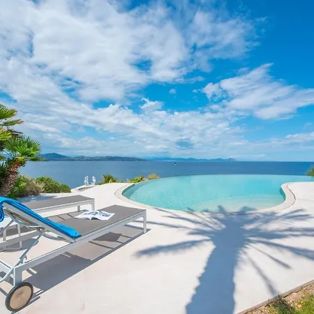 Great Villa Wil Big Garden, Private Pool And Sea View-3