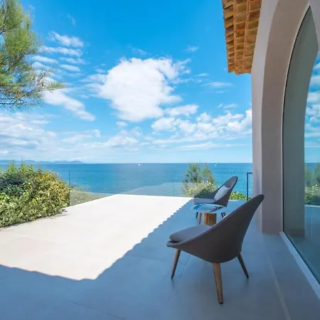 Great Villa Wil Big Garden, Private Pool And Sea View-2