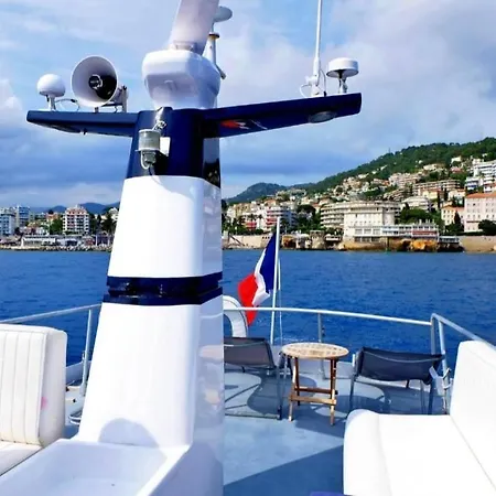 Yacht Priape Saint Tropez Au Mouillage / At Anchor-3