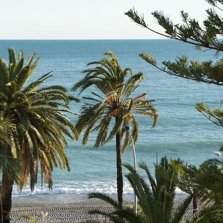 Regina Sur La Plage-3