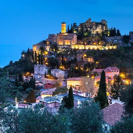 Studio tout confort avec parking et terrasse à Eze village-3