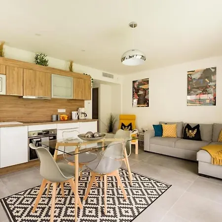 Stylish New 1 Bedroom Apartment In Juan Les Pins-2