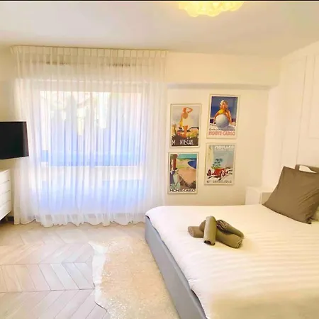 Beautiful Fully Renovated Centrally Located Studio-3
