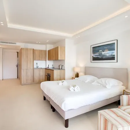 Agence des Résidences - Appartements privés du 45 CROISETTE- Prestige-3