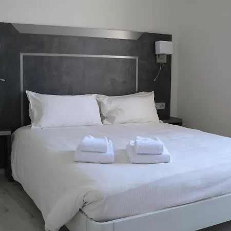 Hotel Moderne-3
