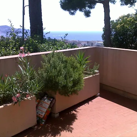 Relaxing Place With Wonderful View...Calme Avec Vue Magnifique Sur La Baie Des Anges, Mais En Campagne A 12 Minutes De La Promenade Des Anglais-2