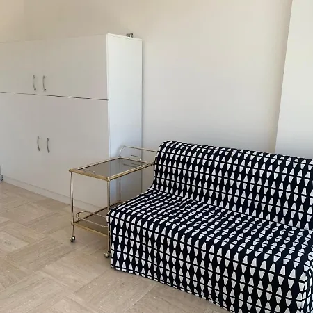 Studio With Private Parking-2