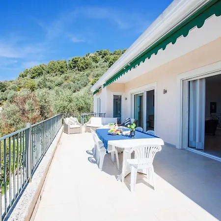 Vinaigrier Hills Vi3086 By Riviera Holiday Homes-3