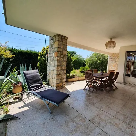 Jolie Maison Provencale Au Calme-2