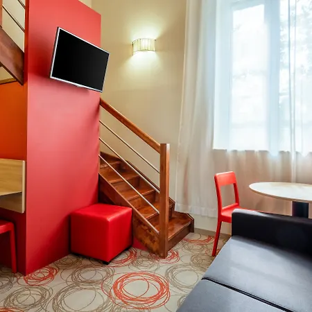 Aparthotel Adagio Lyon Patio Confluence-2