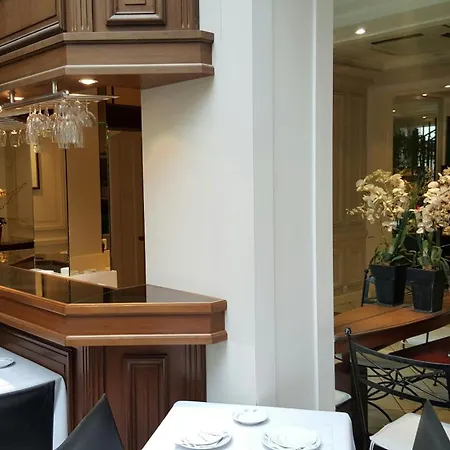 Hotel Suites Unic Renoir Saint-Germain-3