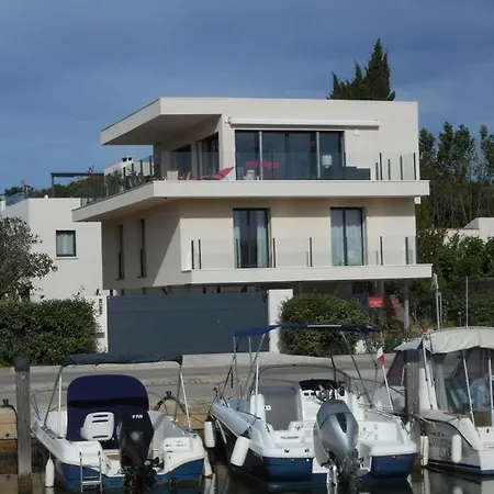SUPERBE VILLA VUE MER JUSQU'A 14 COUCHAGES La LONDE LES MAURES Entre HYERES et Le LAVANDOU 4 Etoiles PISCINE CHAUFFEE-3