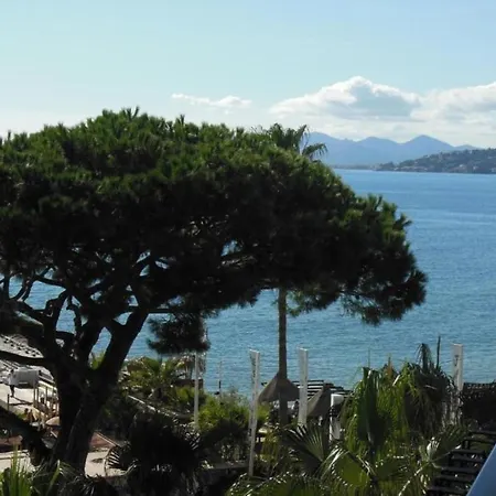 Amazing Studio In Juan Les Pins With A Large Terrasse & Seaview Parking-2