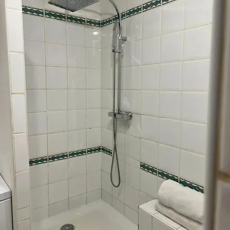 Super Appartement Avec Terrasse, Centre Ville-2