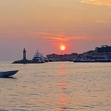 Yacht Priape Saint Tropez Au Mouillage / At Anchor-2