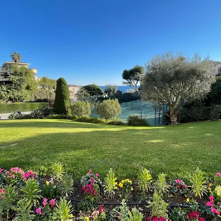 C012-Appartement confortable avec piscine, tennis et grand parc-3