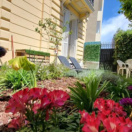 Super Flat, Garden. Bnbrickeys-3