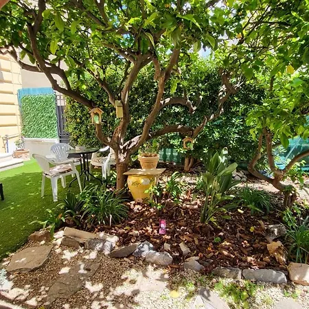 Super Flat, Garden. Bnbrickeys-2