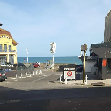 Plage Du Casino Granville-3