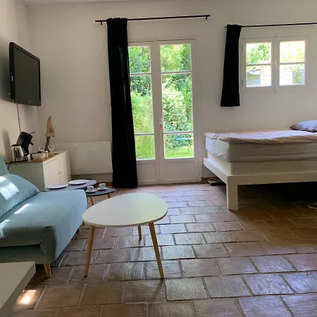 Le Calme Chambre 2-3