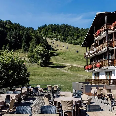 Hotel Champs Fleuris Morzine-3