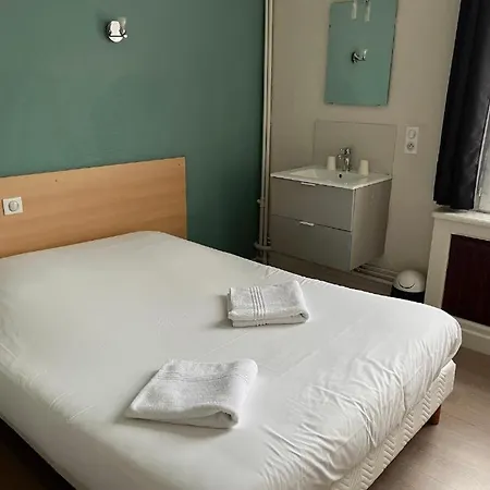 Hotel Aux Bons Amis-2