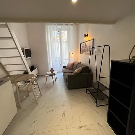 Studio De Luxe - Centre Ville-3