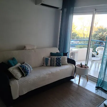 T2 climatisé à 5 minutes à pied de la plage avec parking, piscine et wifi-2