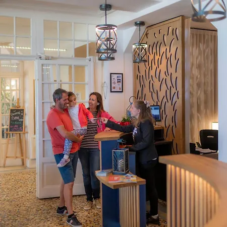 Hotel Des Bains-3